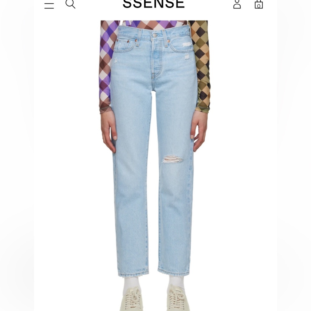 Levi’s wedgie ripped jeans
